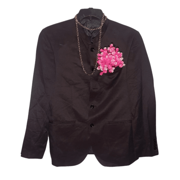 Made with high-quality materials, this blazer exudes durability and comfort. The slim fit not only complements your physique but also reflects a contemporary fashion sense. Whether you're heading to a business meeting or a social event, this blazer is your go-to choice for a refined and confident look.